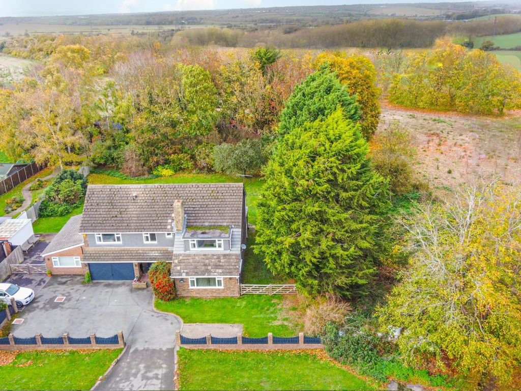 5 bed detached house for sale in Sundon Road, Chalton, Luton LU4 Zoopla