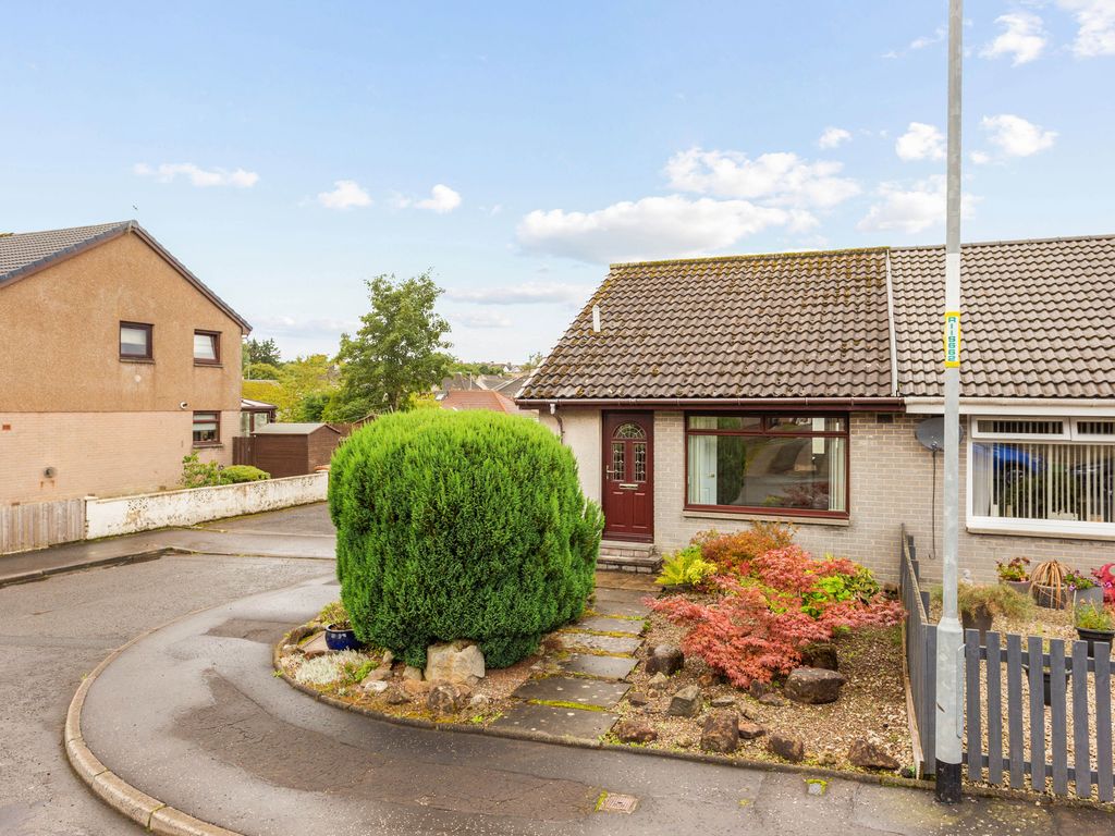 1 bed semidetached bungalow to rent in Livingstone Quadrant, Harthill