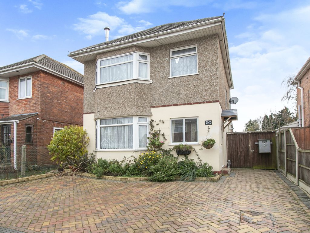 3 bed detached house for sale in Horsham Avenue, Kinson, Bournemouth