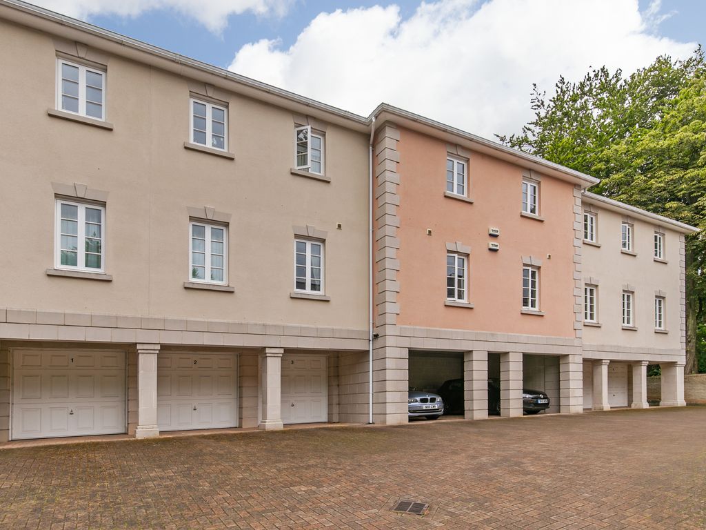 Queens Gate House, Chilbolton Avenue, Winchester SO22  
