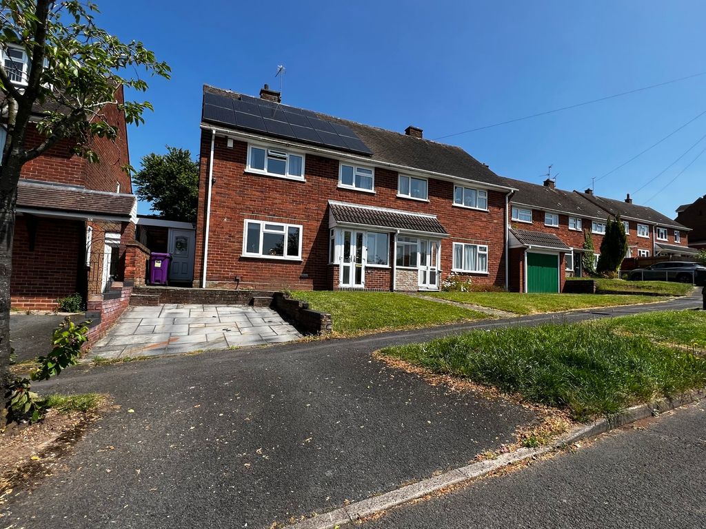 3 bed semidetached house for sale in Boundary Way, Warstones