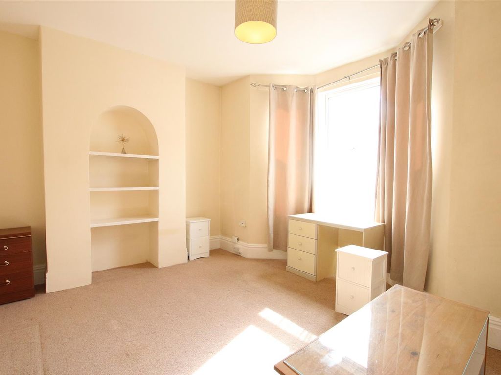 3 bed terraced house for sale in Birchfield Road, Abington, Northampton