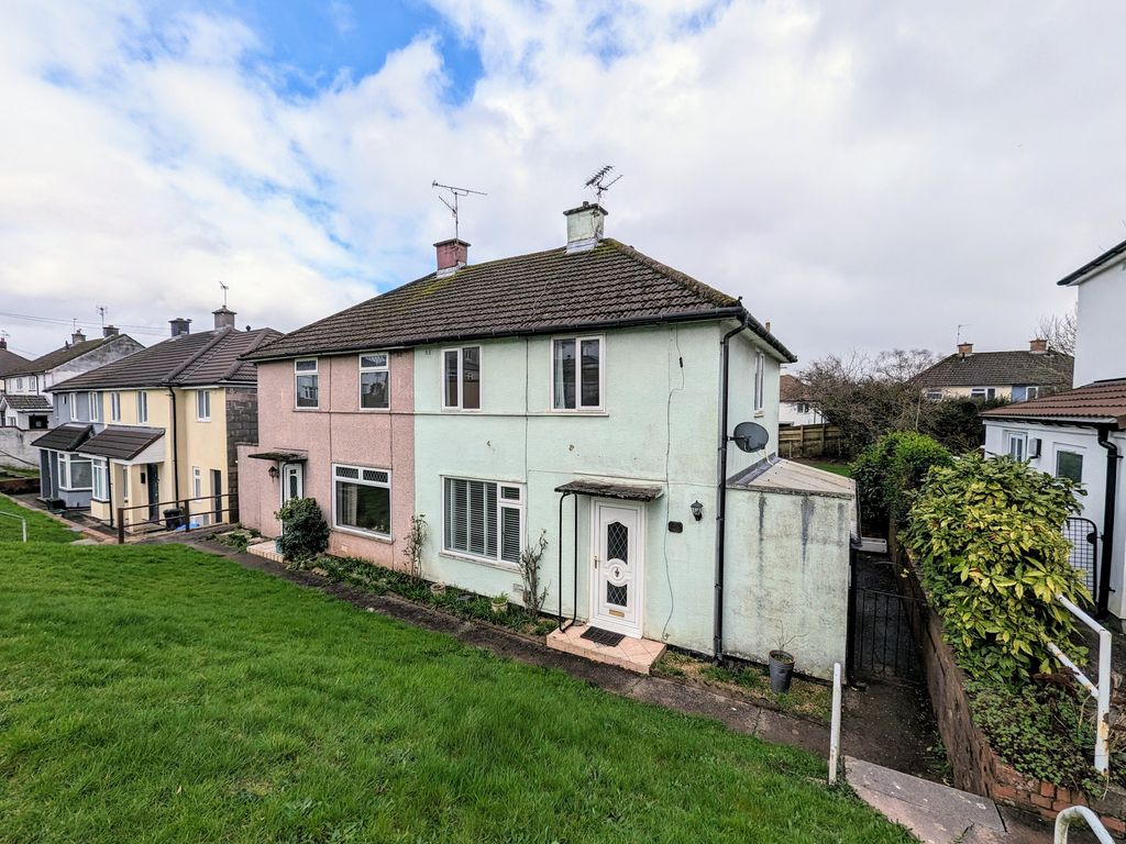 3 bed semidetached house to rent in BlaenYPant Avenue, Malpas
