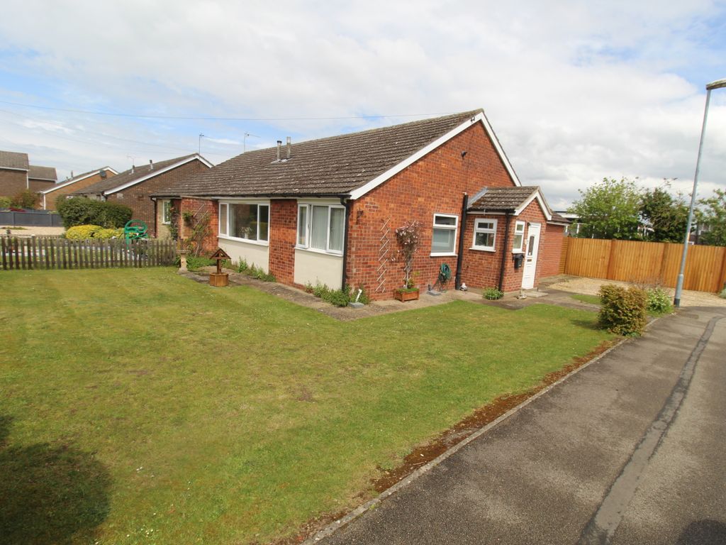 3 bed bungalow for sale in Phillips Court, Welton, Lincoln LN2 Zoopla