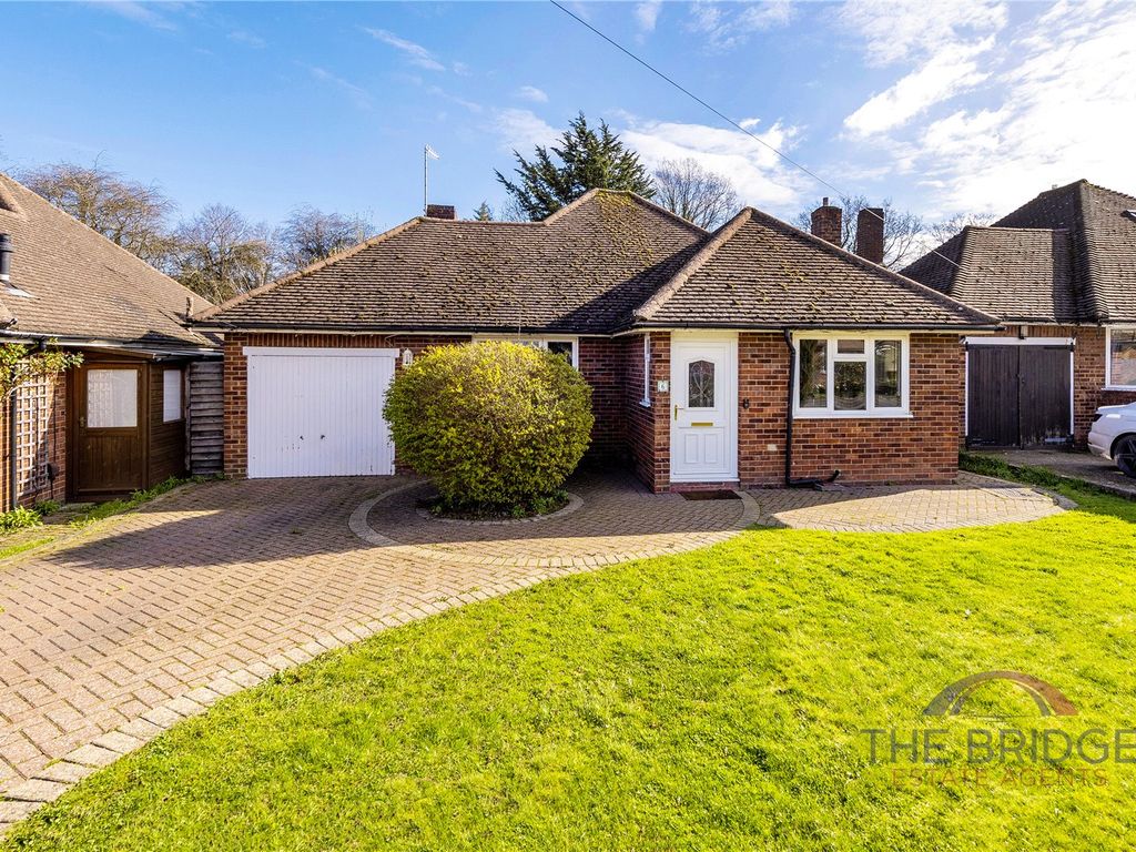 2 bed bungalow for sale in Penlee Close, Edenbridge, Kent TN8, £500,000