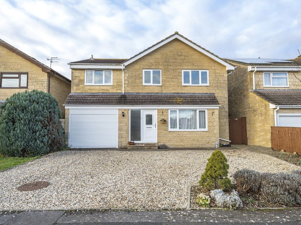 5 bed detached house for sale in Hamworthy Road, Nythe, Swindon SN3, £