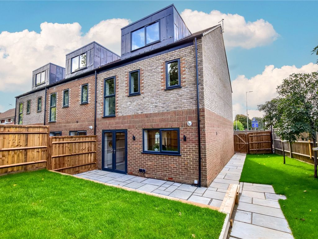 New home, 4 bed end terrace house for sale in Park Terrace, Coates Way