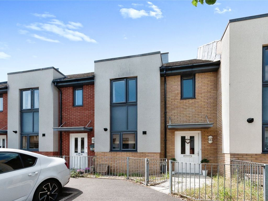 2 bed terraced house for sale in Taverner Close, Basingstoke, Hampshire