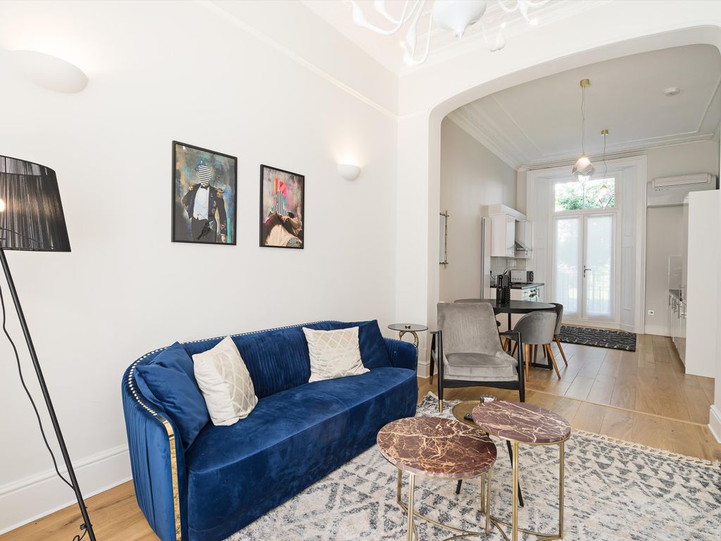 2 bed to rent in Leinster Square, Notting Hill, London W2, £