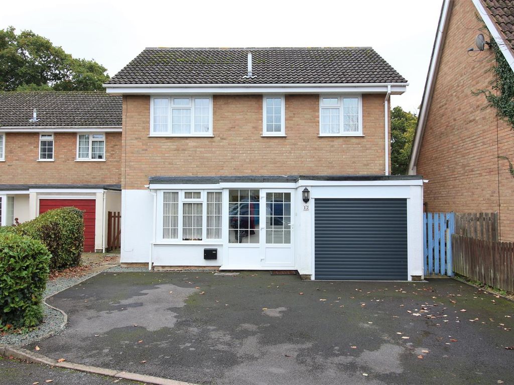 4 bed detached house for sale in Derwent Road, New Milton, Hampshire