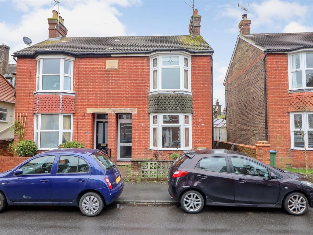 3 bed semidetached house for sale in Percy Road, Horsham RH12, £