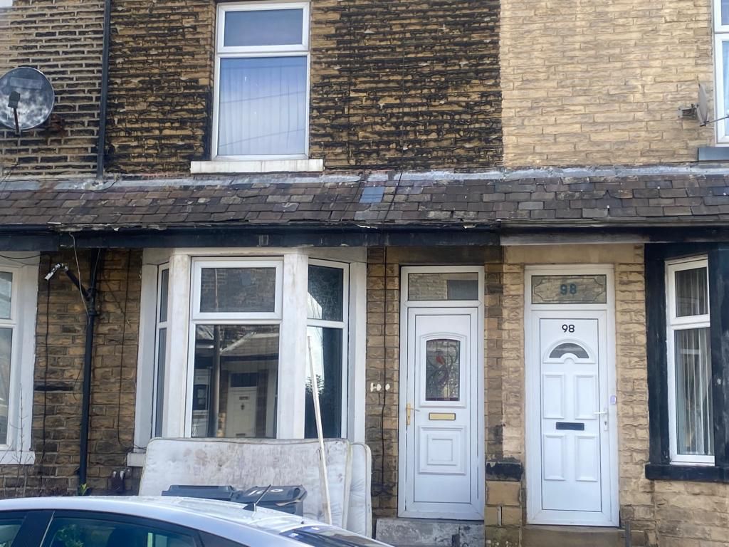 3 bed terraced house for sale in Thornbury Avenue, Bradford BD3, £