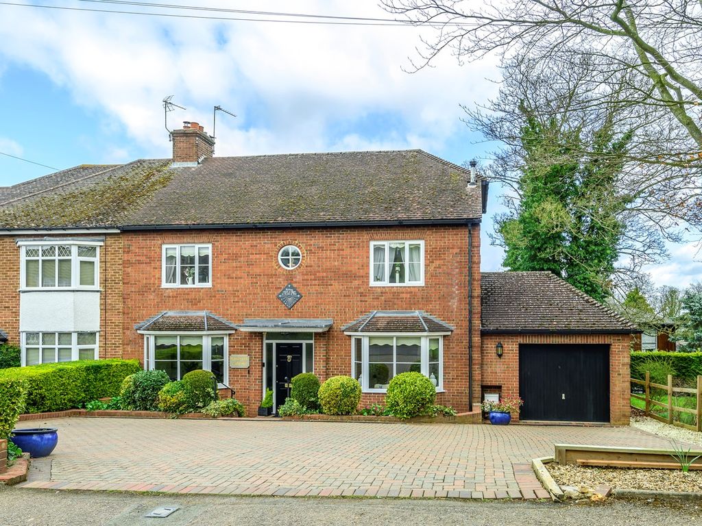 6 bed semidetached house for sale in Park Road, Toddington LU5 Zoopla