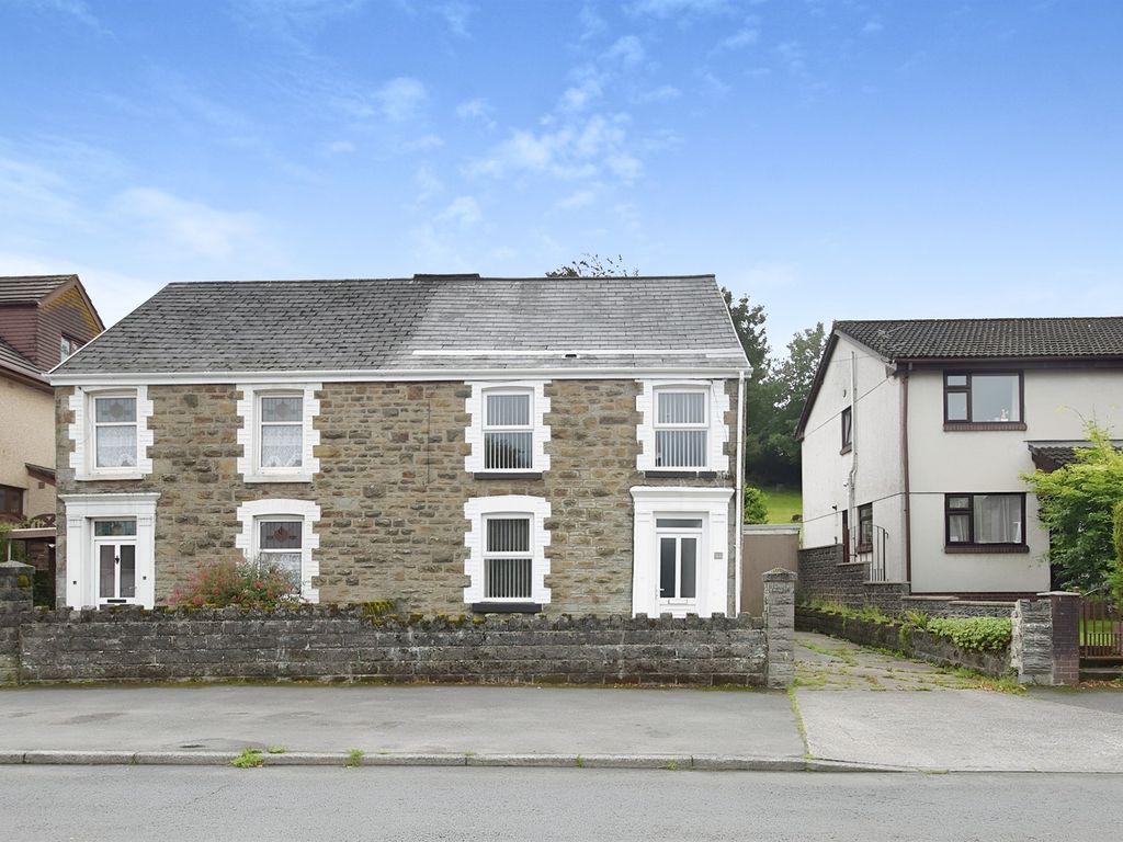 4 bed semidetached house for sale in Victoria Road, Waunarlwydd