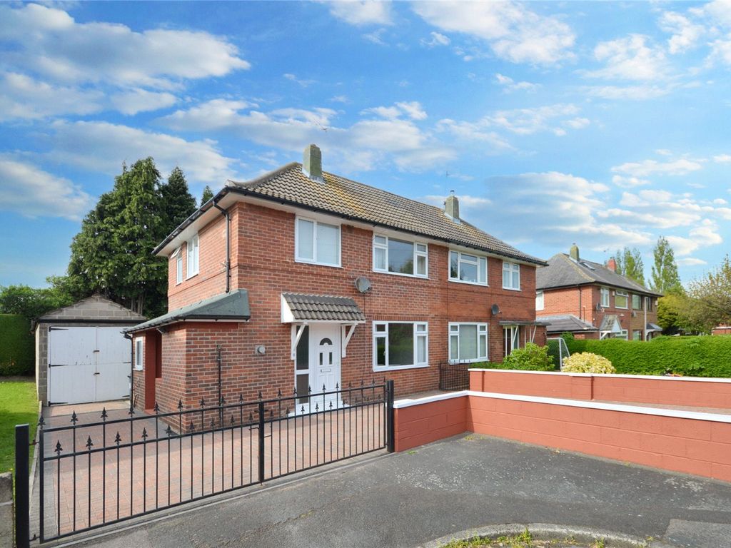 3 bed semidetached house for sale in Raylands Place, Leeds LS10, £