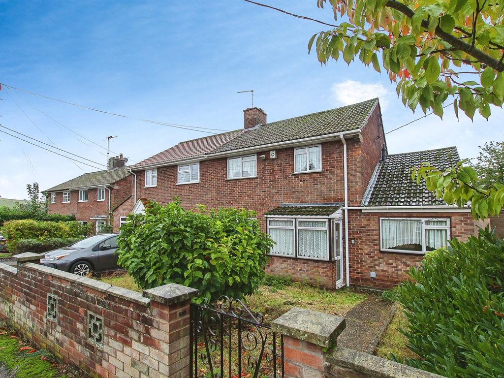 3 bed semidetached house for sale in Benefield Road, Moulton