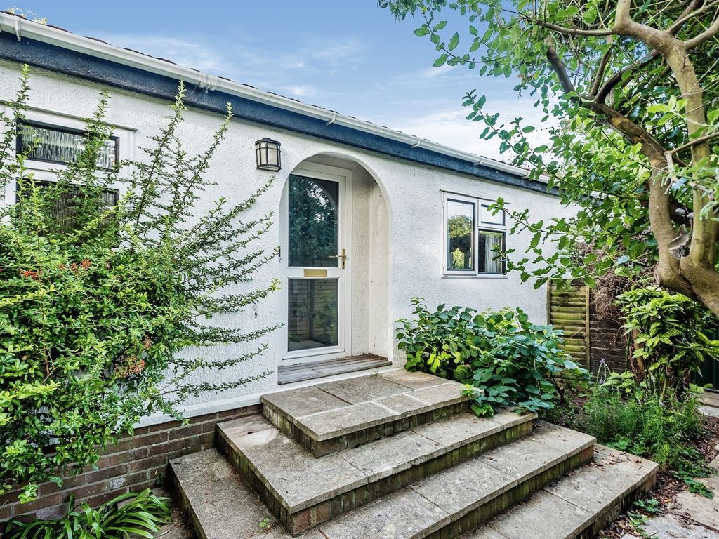 2 bed mobile/park home for sale in The Avenue, Shillingford Hill