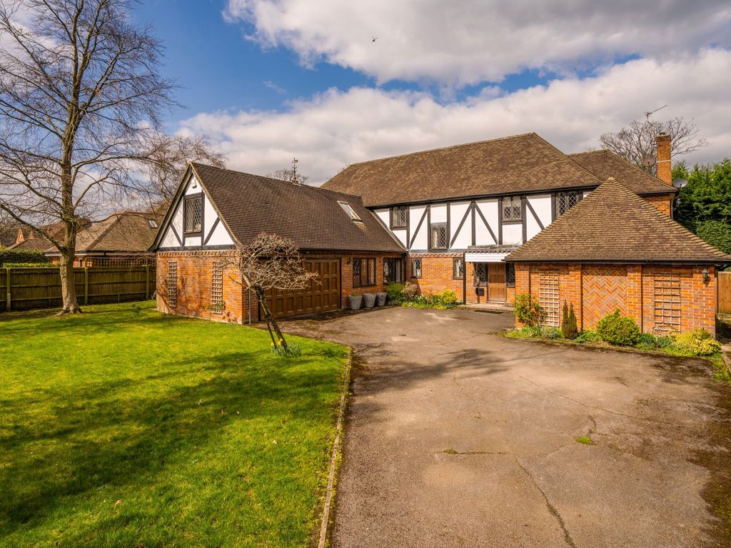 6 bed detached house for sale in Dukes Wood Drive, Gerrards Cross
