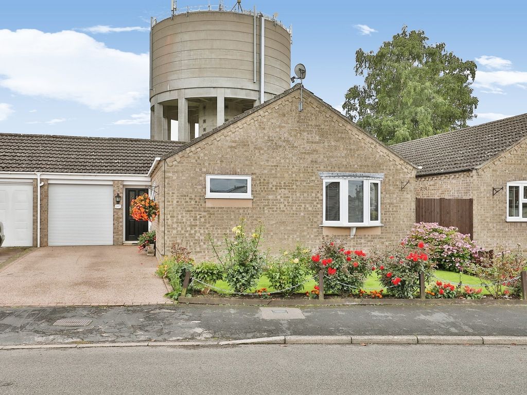 2 bed detached bungalow for sale in Lovell Gardens, Watton, Thetford IP25, £250,000 Zoopla