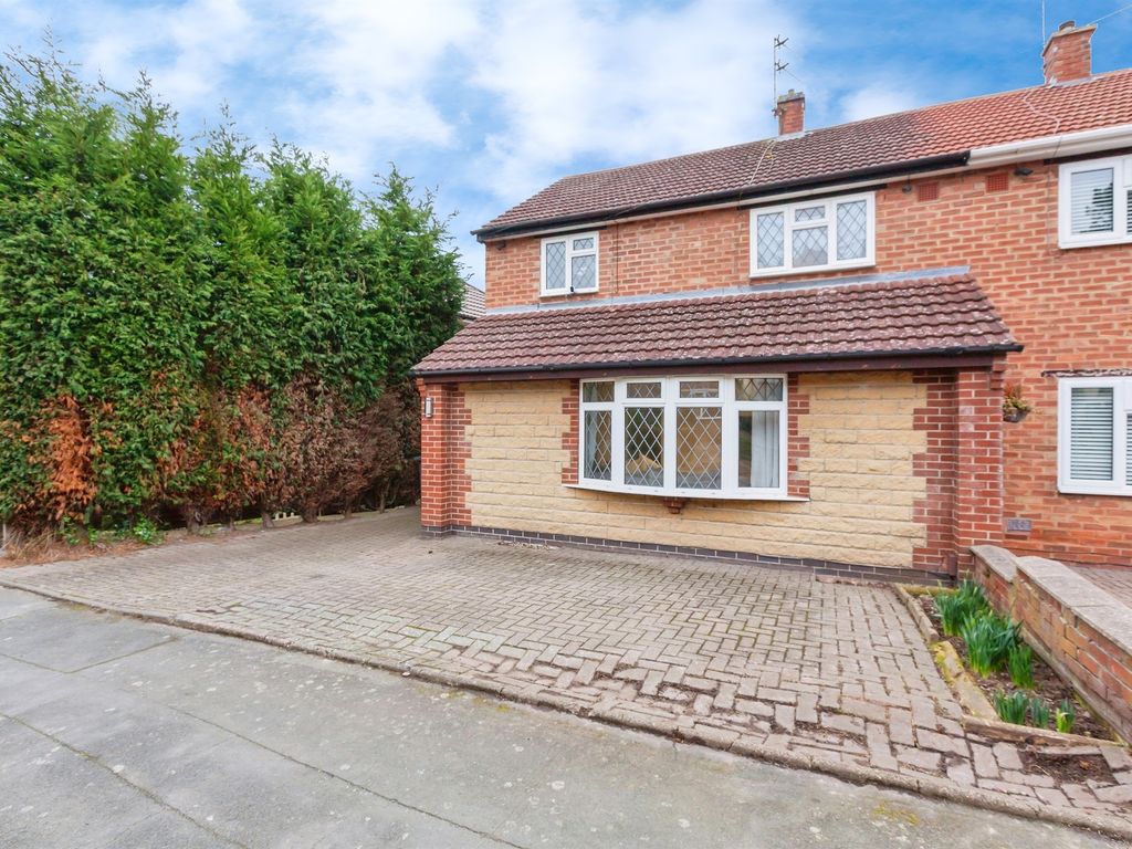 3 bed semidetached house for sale in St. James Road, Shepshed