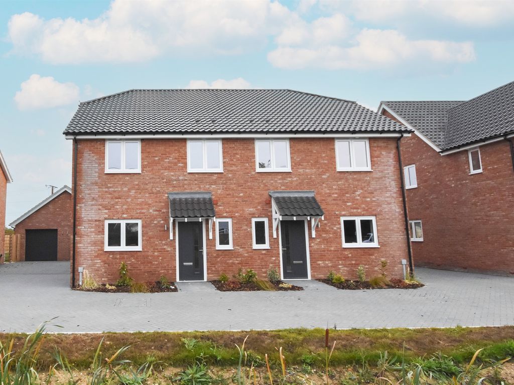 New home, 3 bed semidetached house for sale in Templar Fields, Tye