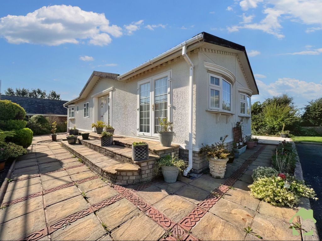 3 bed mobile/park home for sale in Lagonda Drive, Carr Bridge