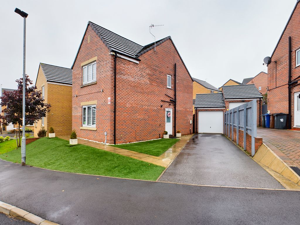 3 bed detached house for sale in Mitchells Avenue S73 Zoopla