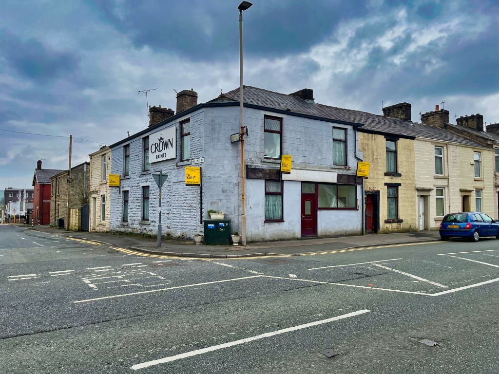8 bed end terrace house for sale in Blackburn Road, Darwen BB3 Zoopla