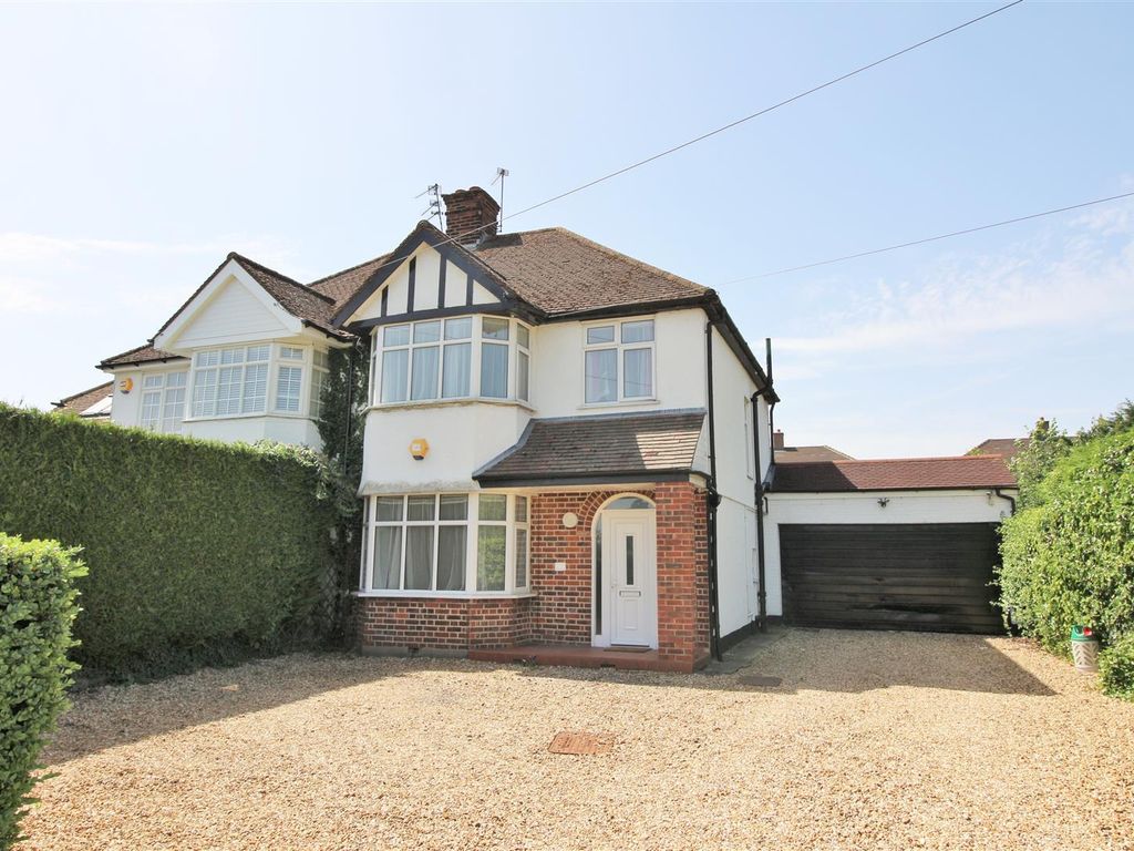 3 bed detached house to rent in Hilfield Lane, Aldenham, Watford