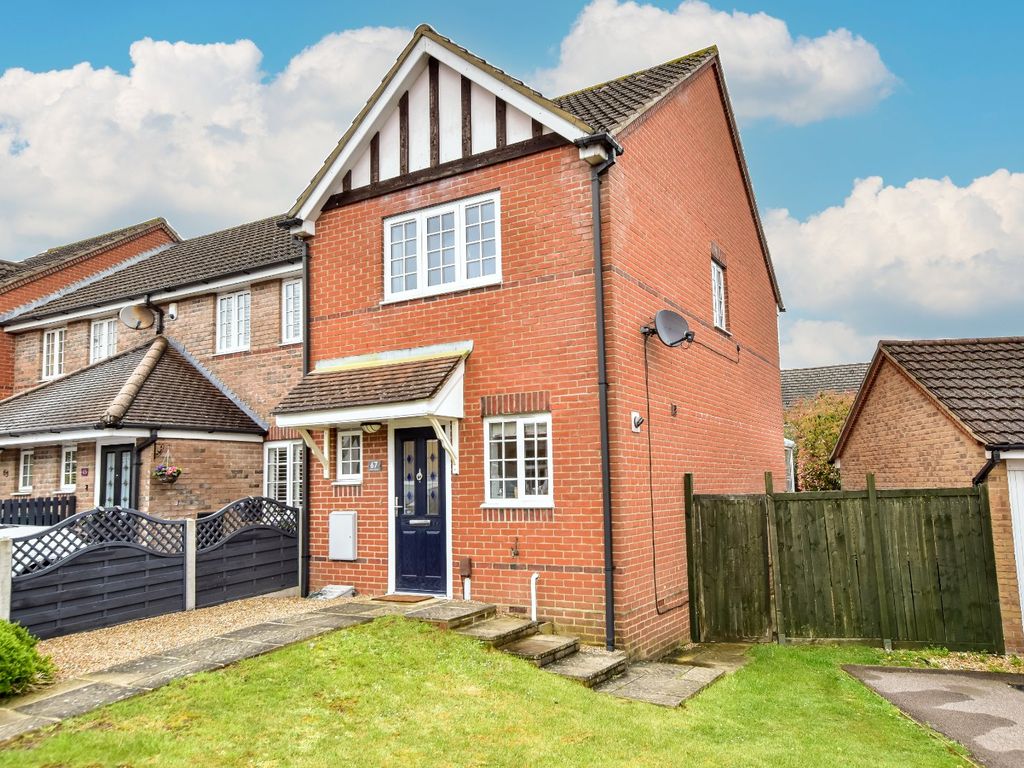 2 bed end terrace house for sale in Royce Grove, Leavesden, Watford