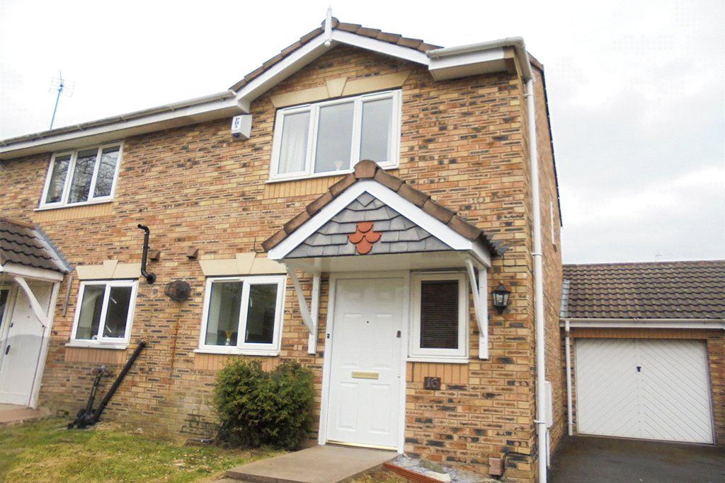 2 bed semidetached house to rent in Foundry Close, Oakengates, Telford, Shropshire TF2, £795