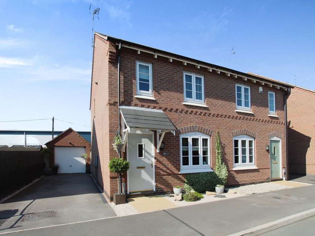 3 bed semidetached house for sale in Circuit Drive, Long Eaton, Long