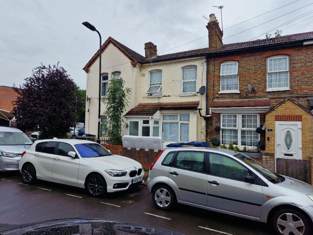 4 bed terraced house for sale in Dagmar Road, Southall UB2, £460,000