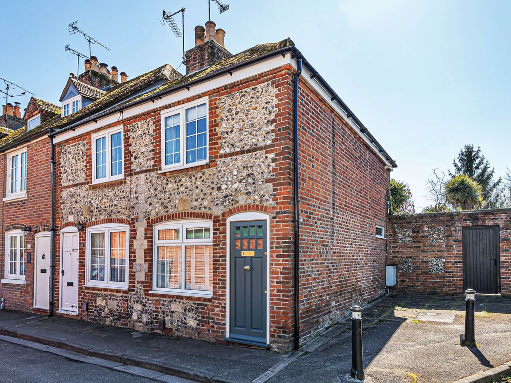 2 bed end terrace house for sale in Cripstead Lane, Winchester SO23