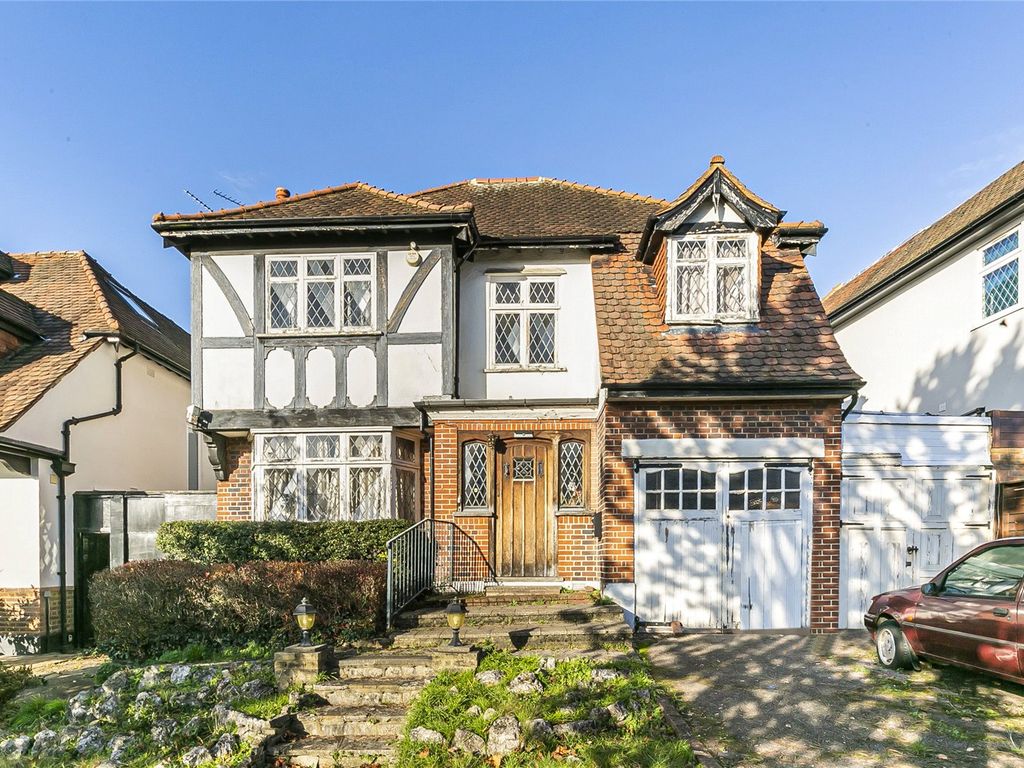 Eversley Crescent, Winchmore Hill, London N21