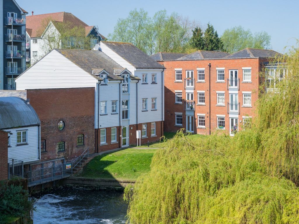 3 bed flat for sale in Waters Edge, Canterbury CT1, £270,000 Zoopla