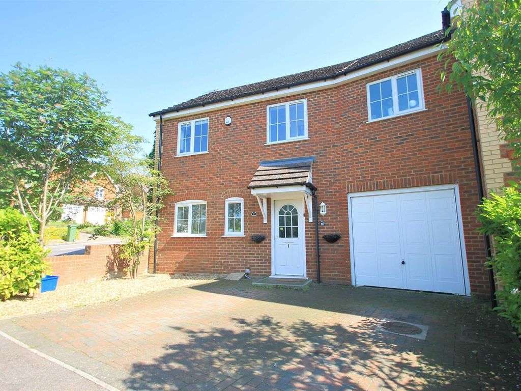 3 bed end terrace house to rent in Walden Croft, Simpson, Milton Keynes