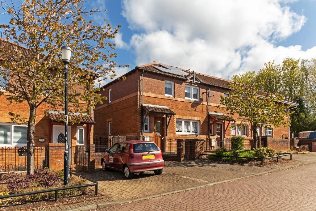 3 bed end terrace house for sale in Castlelaw Gardens, Springboig G32