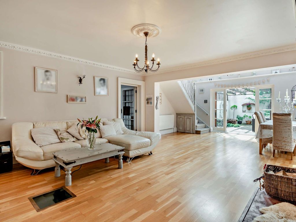 5 bed semidetached house for sale in Green Lane, Burnham, Slough SL1