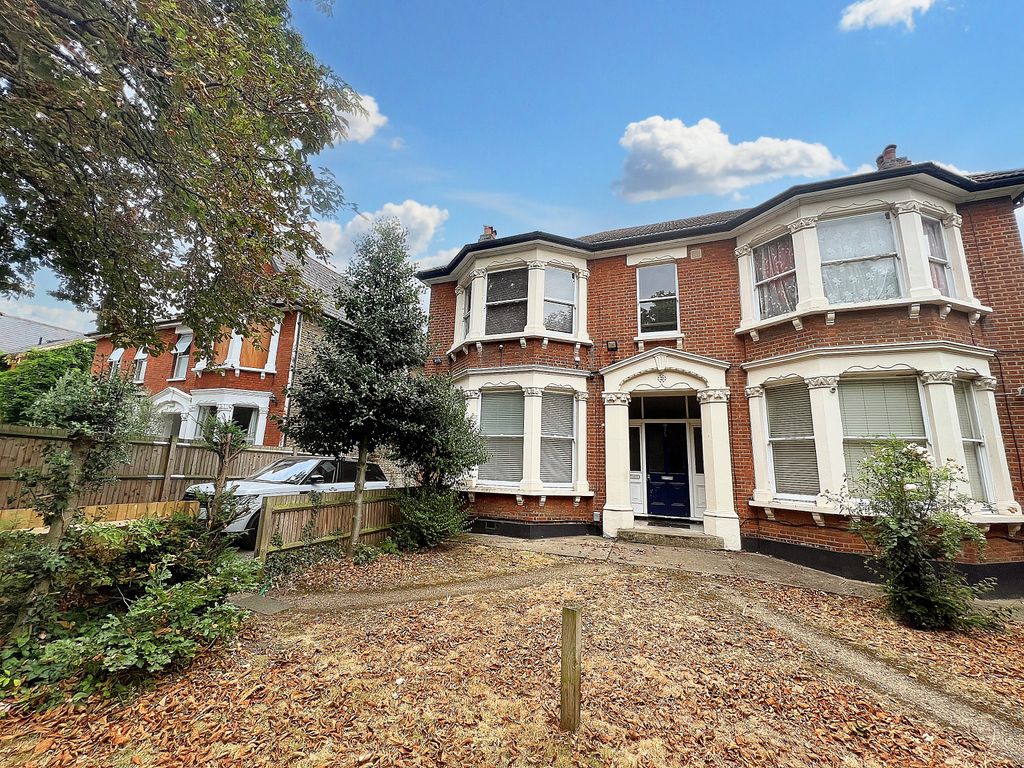 1 bed flat to rent in Bromley Road, London SE6, £1,450 pcm Zoopla