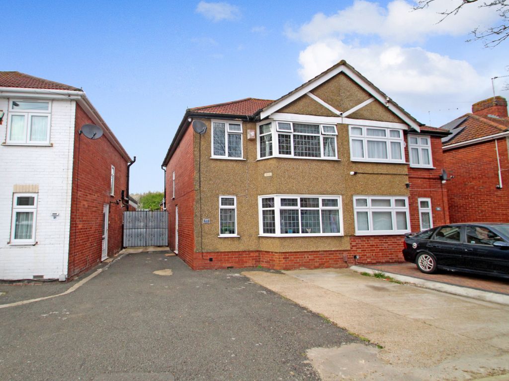 3 bed semidetached house for sale in Ashford Avenue, Hayes, Middlesex