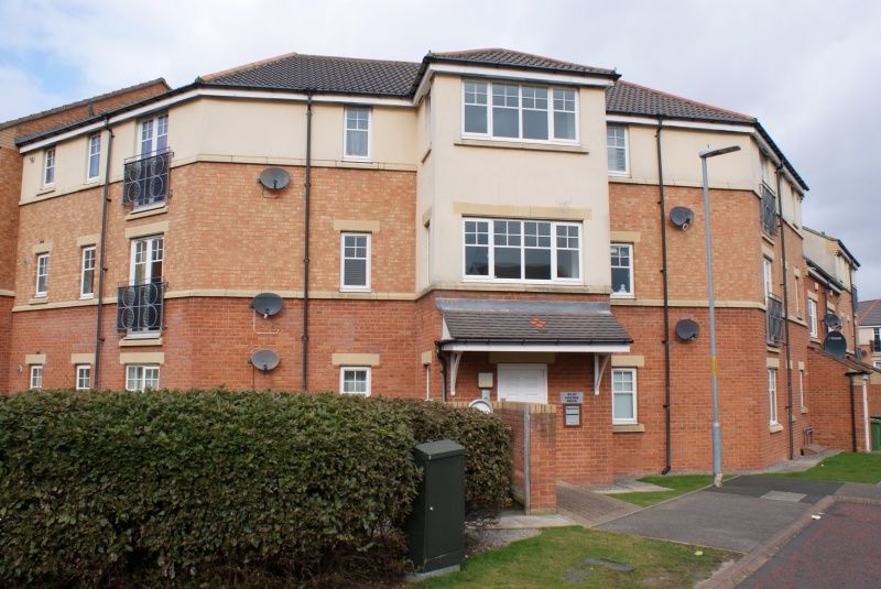 2 bed flat to rent in Foster Drive, St James Village NE8, St James
