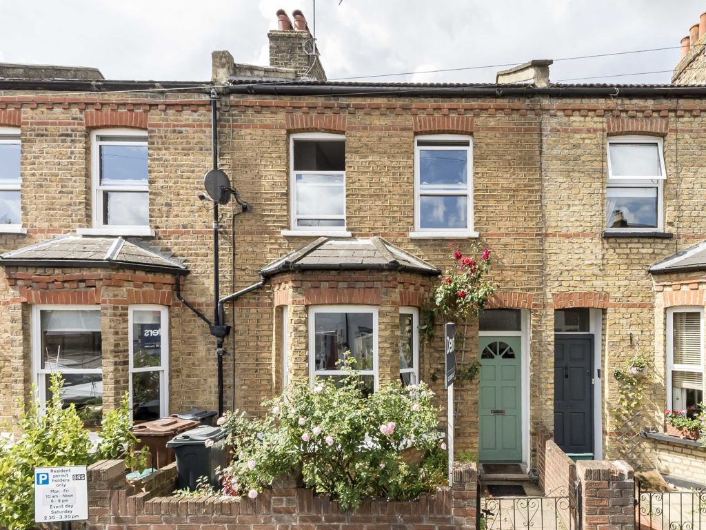 2 bed terraced house for sale in Brook Road South, Brentford TW8, £