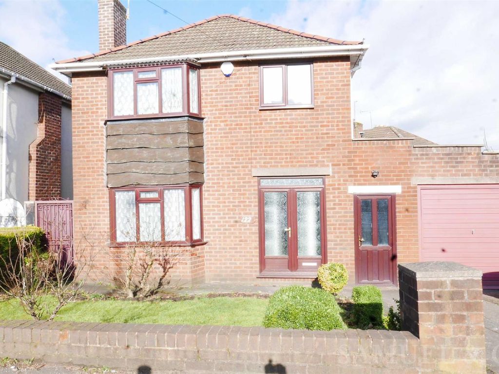3 bed detached house to rent in Stourbridge Road, Dudley DY1, £1,050