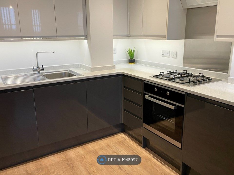 1 bed flat to rent in Bartholomew Court, Waltham Cross EN8, £1,250 pcm