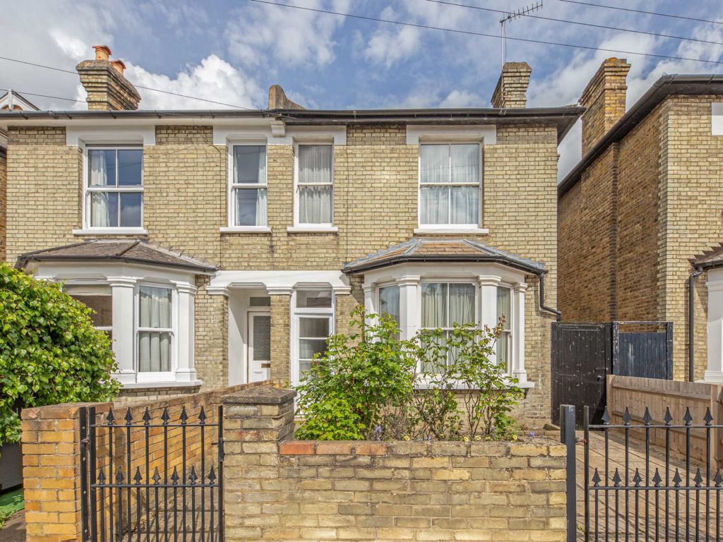 3 bed semidetached house for sale in Richmond Park Road, Kingston Upon