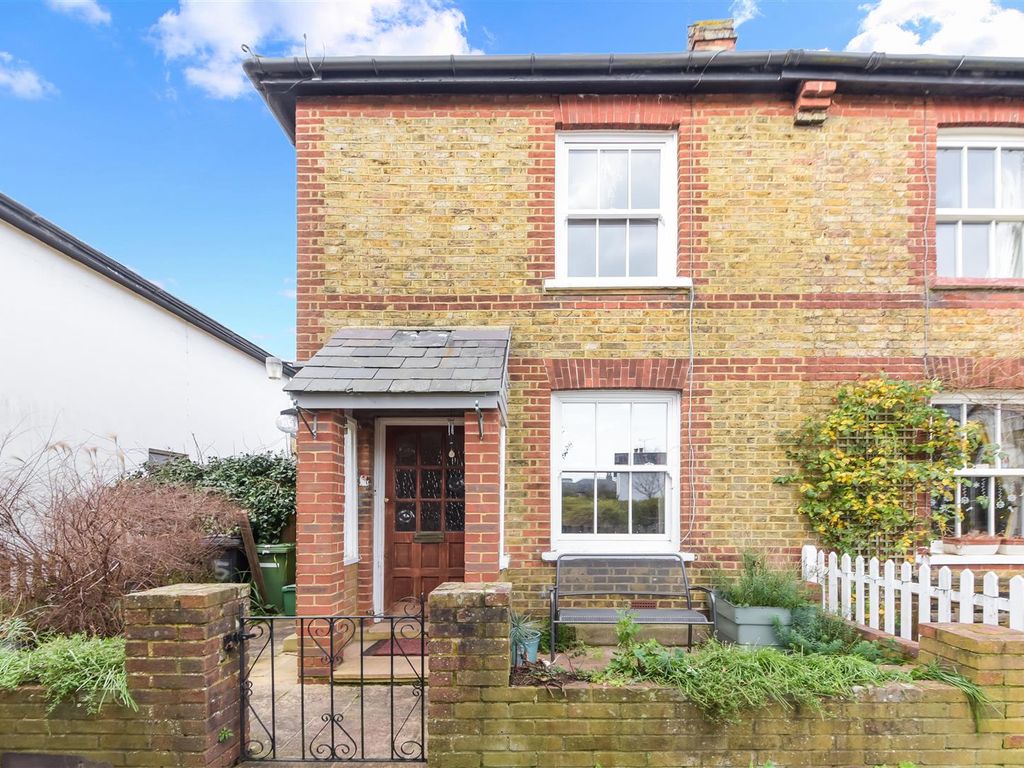 2 bed semidetached house for sale in Albert Road, Epsom KT17, £400,000