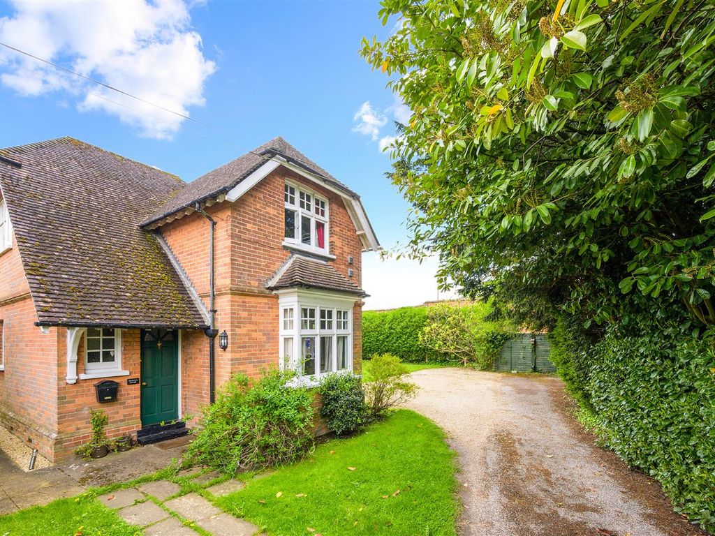 3 bed detached house for sale in Dorking Road, Tadworth KT20 Zoopla