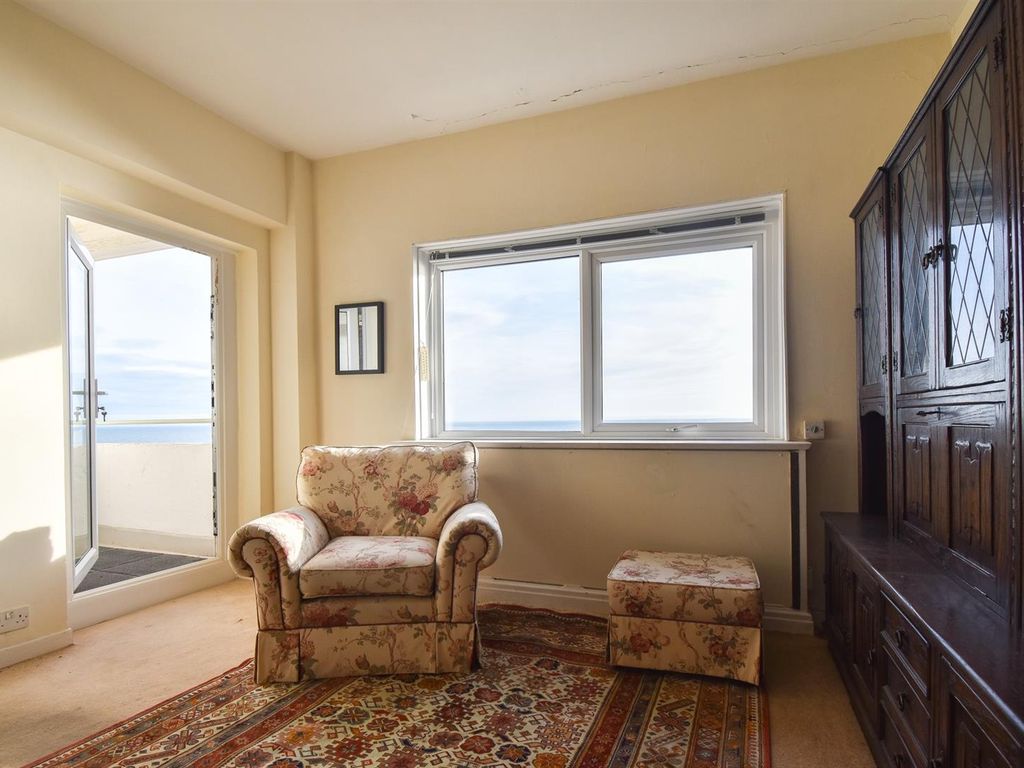 1 bed flat for sale in Marine Court, St. LeonardsOnSea TN38 Zoopla