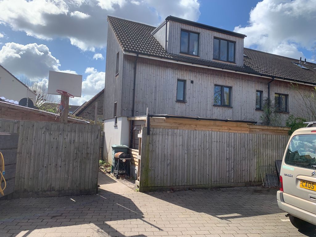 4 bed semidetached house for sale in Fishponds Road, Eastville